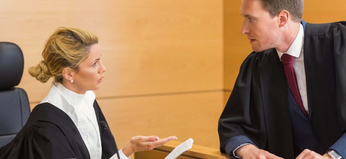 Avvocati in udienza: la toga nera