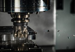 Cos'è una macchina CNC e come può migliorare la tua officina meccanica