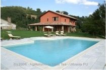 piscina dell'agriturismo 'La Rosa Tea'