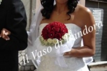 Bouquet di rose rosse e gypsophila